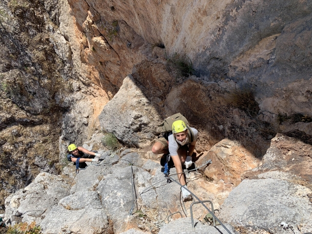  Atividade de equipe de escalada 