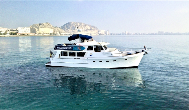 Nuestro yate para paseos en barco 