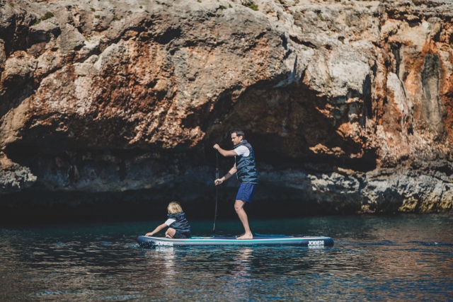  Paddle surf le long de la côte de Son Veri 