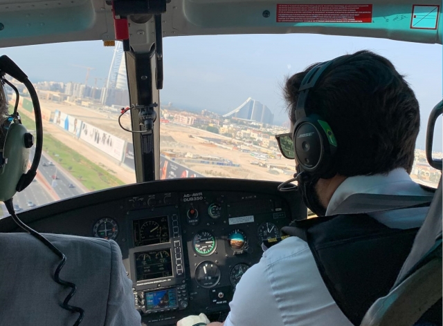  In der Helikopterkabine 