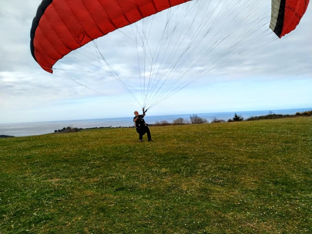 e-19757561-despegando-con-el-parapente16220999082234.jpg
