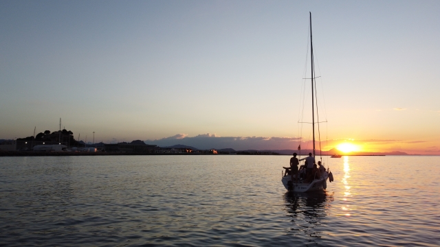  Tramonto in mare dalla barca a vela 