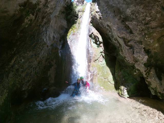 Baños entre las paredes del barranco