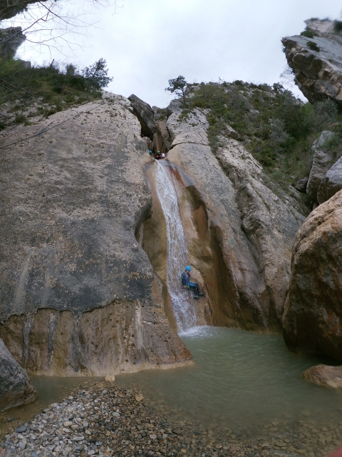 Espectacular descenso en rapel del barranco