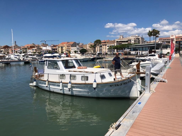 Classic Lláut Menorquín im Hafen von Cambrils 