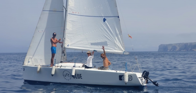  Barca a vela lungo la costa di Dénia 