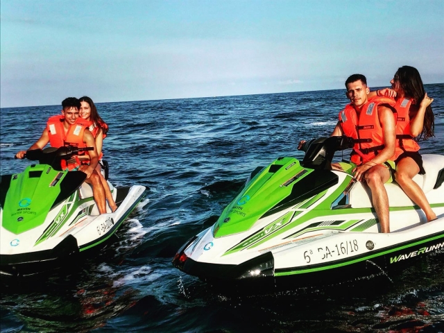  Itinerari con gli amici in moto d'acqua 