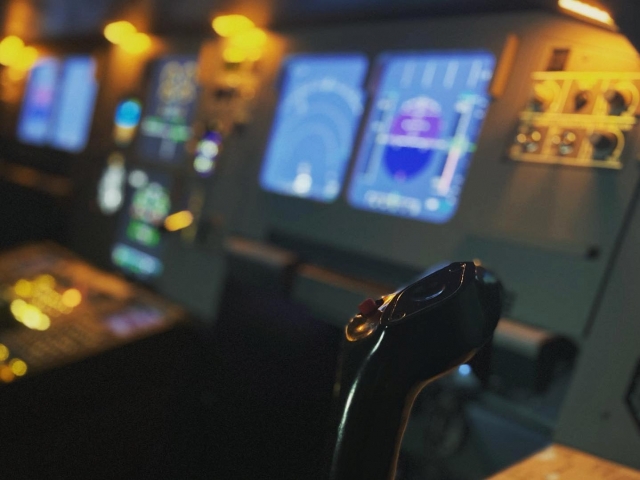  Simulatore di pilotaggio di un aereo a Madrid