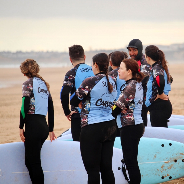 Disfruta de una experiencia de surf en Cádiz