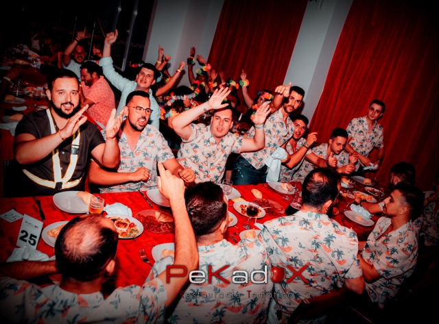 Los chicos celebrando la despedida de soltero en Málaga