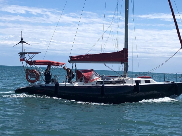  Unser rotes Segelboot „Assol