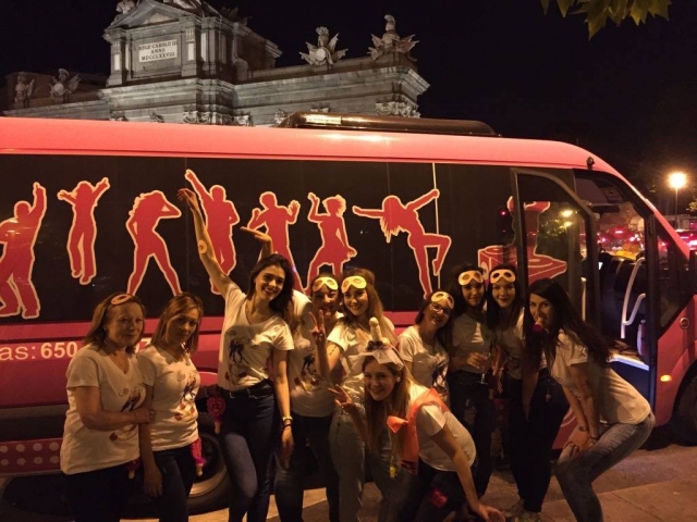  Fun on the disco bus 