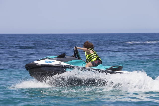  Cavalcando le onde 