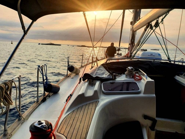  Navigazione al tramonto 