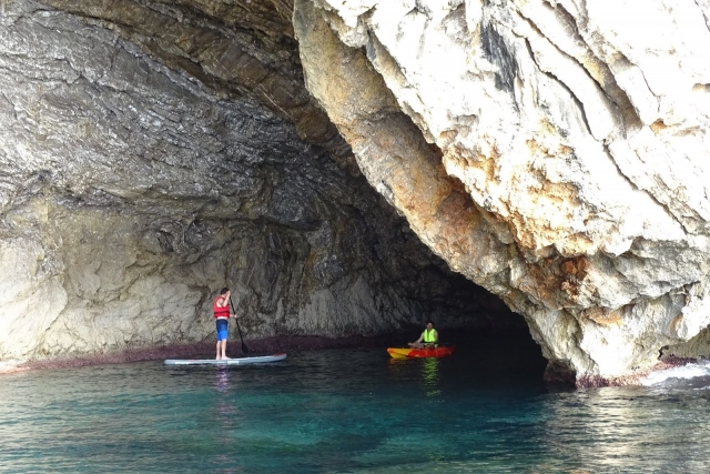 Conociendo las calas en kayak