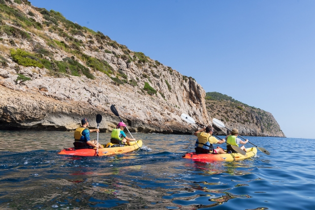 Excursión marítima en kayak