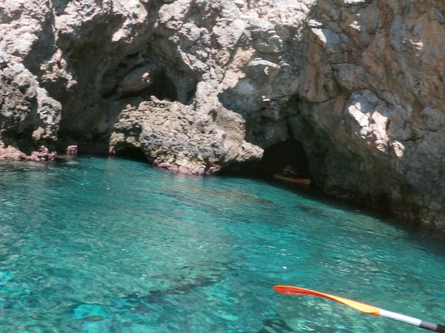 Descubriendo las calas en kayak