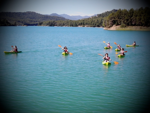 e-19761478-montando-en-kayak165052769916505280413107.jpg
