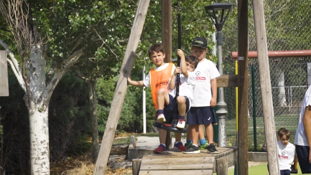  Zip line 