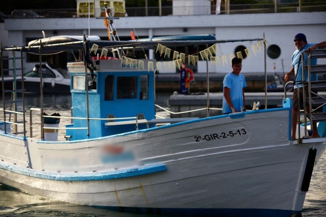  Vorbereitung der Bootsfahrt entlang der Costa Brava