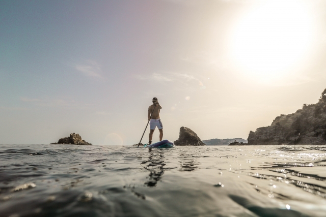 Navega por el Mediterráneo en paddle surf