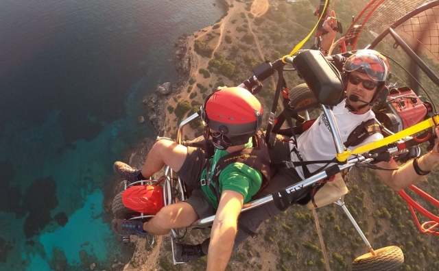  Enjoy a paramotor flight 