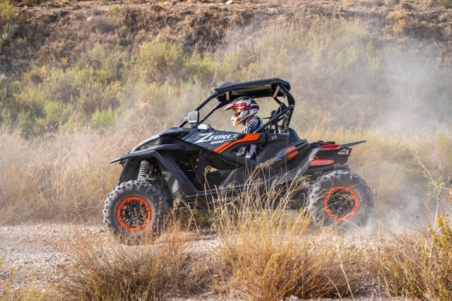  Traveling the roads on the buggy 