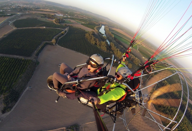 Un vuelo en paramotor por tierras andaluces