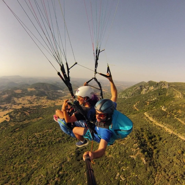 Un vuelo en parapente