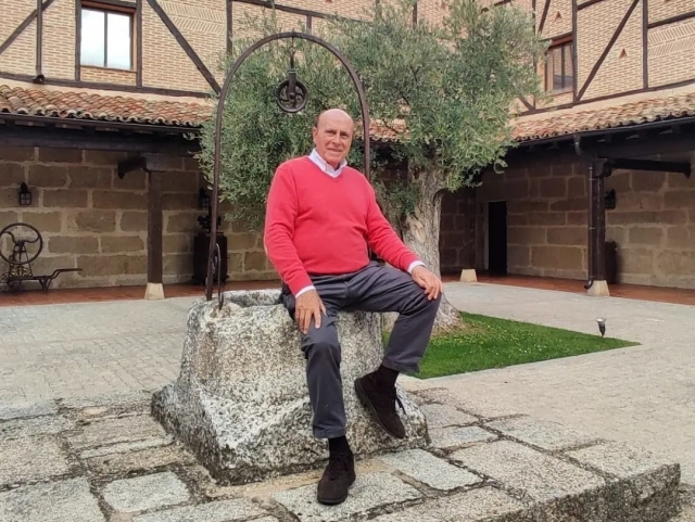  O prestigiado arquitecto da nossa adega, Manuel de la Torre 