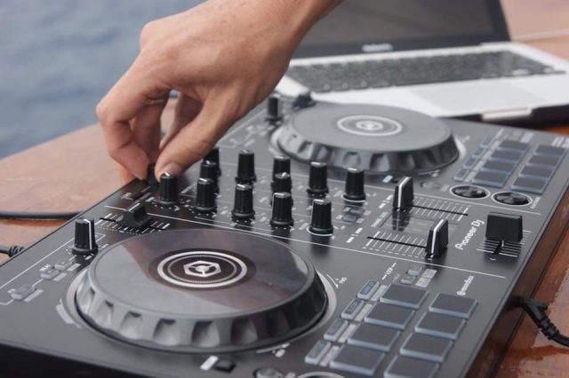  Mixer 