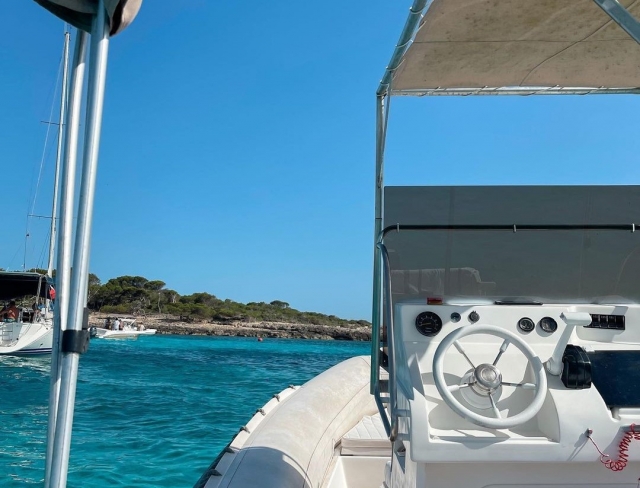  Rent our boat with title 