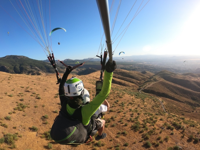 Diversión sin límites en parapente
