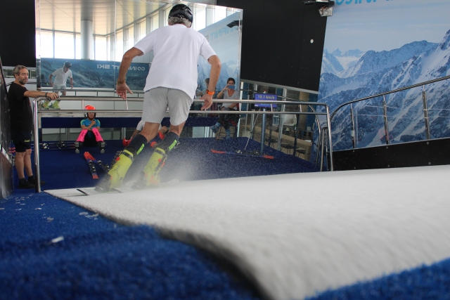  Skiing in Madrid 