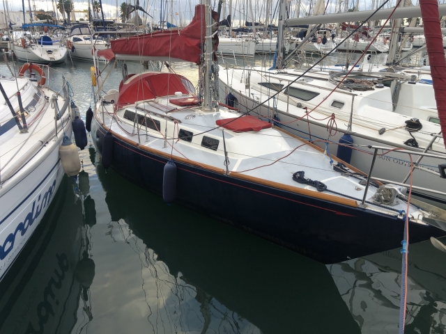  Eines unserer Segelboote liegt am Basishafen 