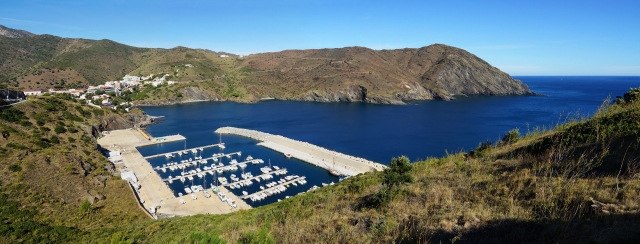  Il porto con le navi 