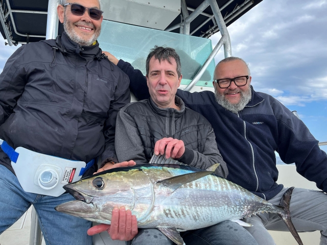  Famiglia durante una giornata di pesca 