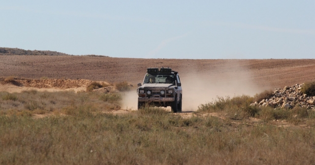  Soulevant la poussière 