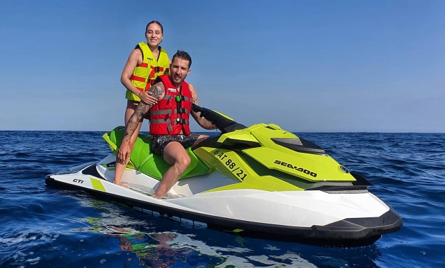 Divertida rota de jet ski com jet ski 