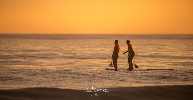 SUP Yoga en playa El Sable