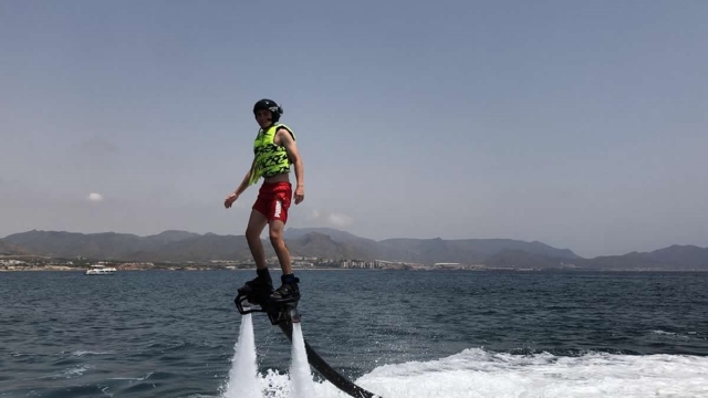  享受 Flyboard 