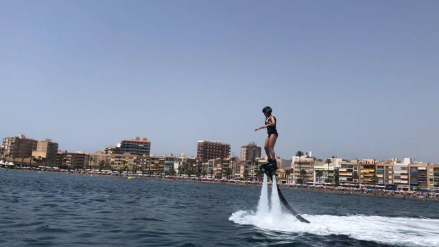  马萨龙的 Flyboard 