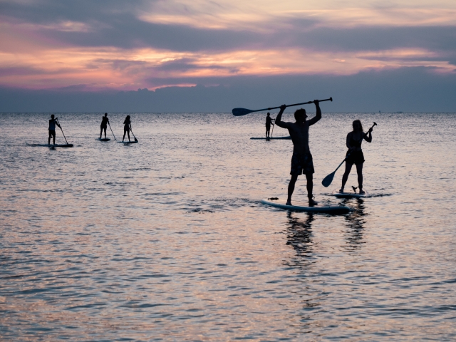 Disfrutando sobre la tabla de paddle surf en Tenerife