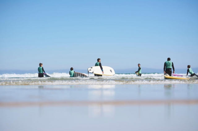  Getting ready for surf class 