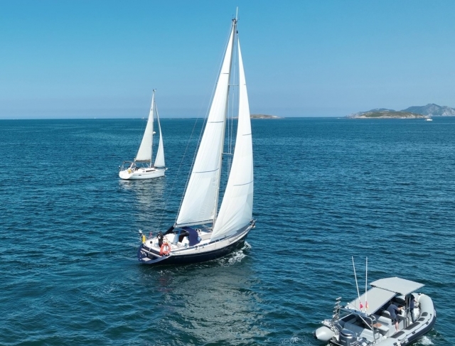 Velero en el Atlántico