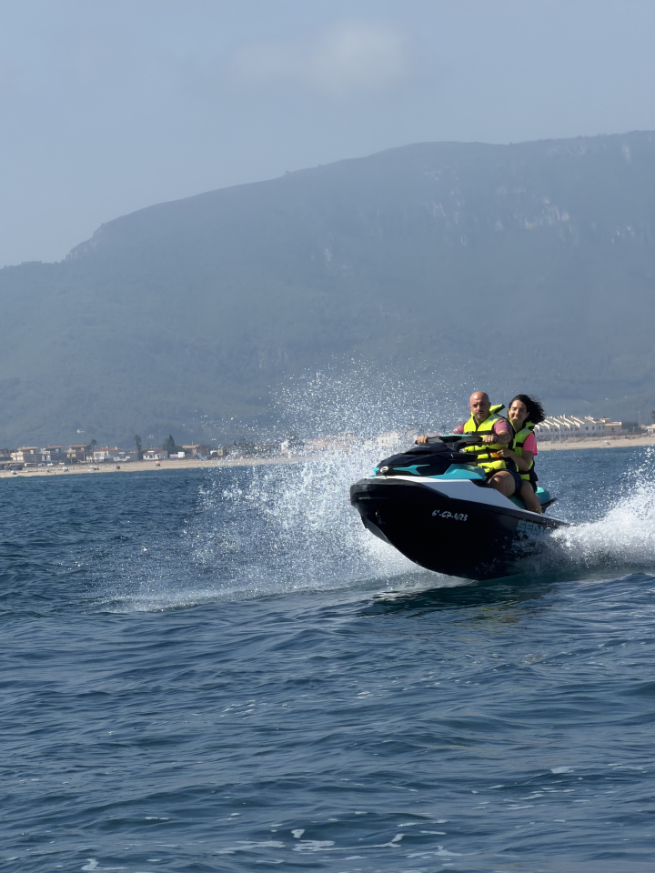 res_o-67767-motos-de-agua_de_laia-tecles-llopis_17901729754133.jpeg