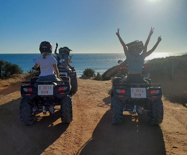  Balade en quad entre amis le long de la côte de Cadix 