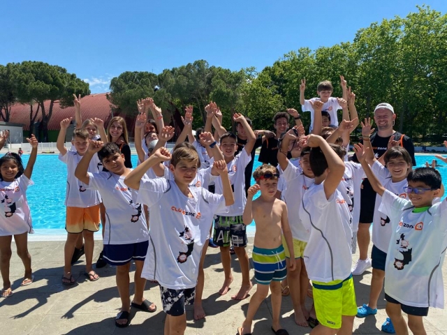  Spaß mit den Kindern während des Englischcamps 