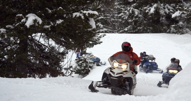 Moto de nieve por Baqueira Beret