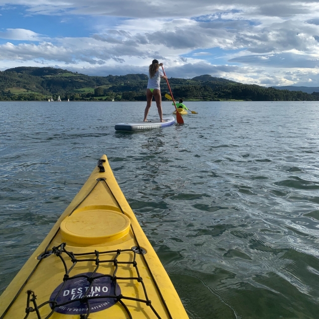  Kayak and paddle surf for the Villaviciosa estuary reserve 